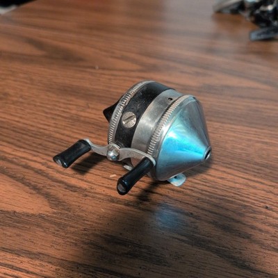 Vintage Zebco ''Spinner'' Model 33 Spincasting Fishing Reel Made In USA Metal Foot