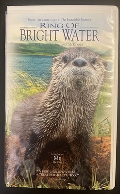  Ring of Bright Water  (1969 ~ 1999 VHS Clamshell Case Anchor Bay) Bill Travers