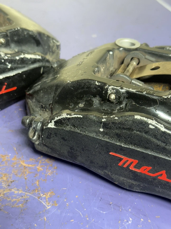 Juego de pinzas de freno delanteras 2014-2017 OEM MASERATI GHIBLI BREMBO 20C34201 / 20C34202 Foto 4 de 4