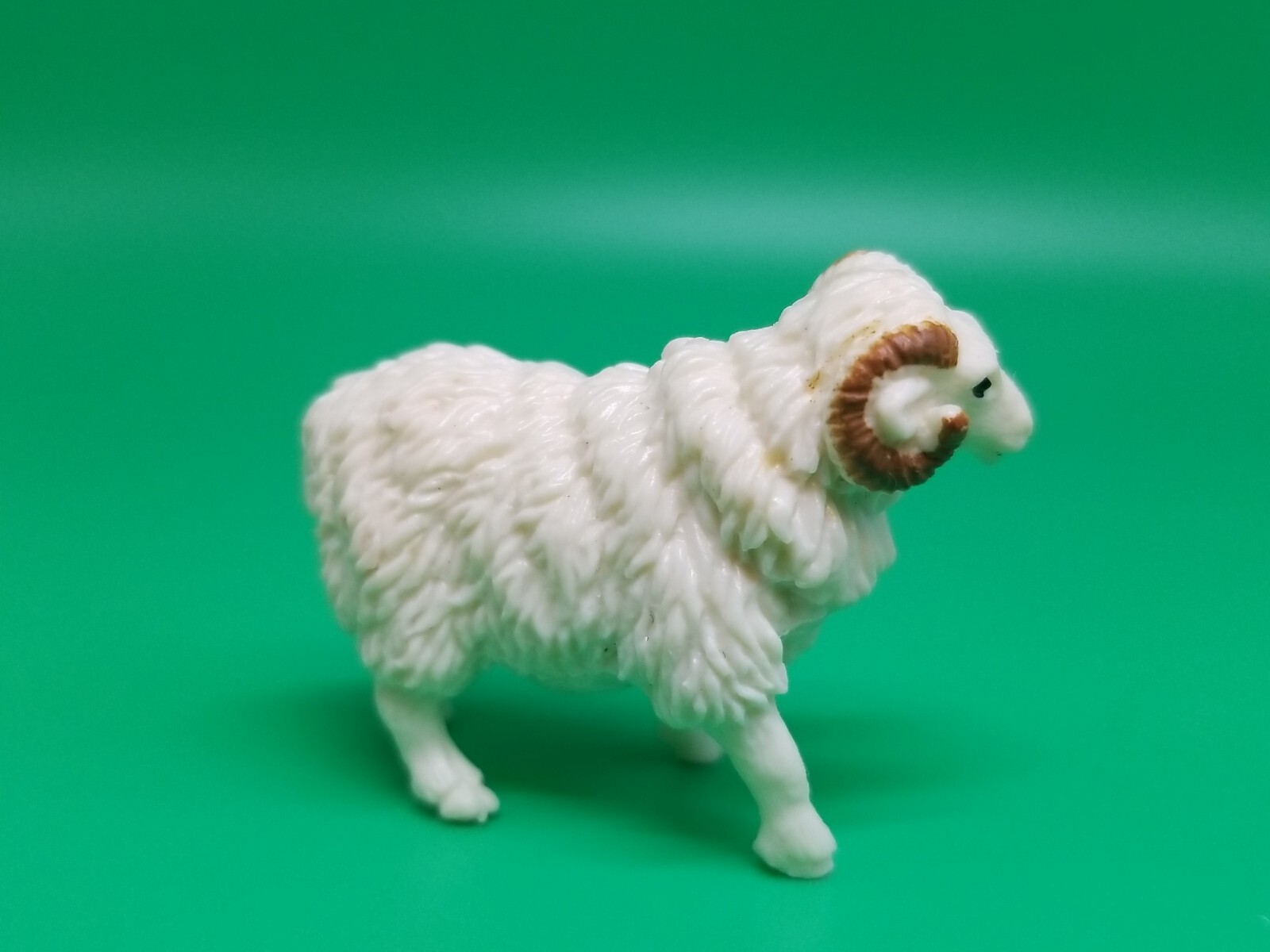 Safari LTD. Ram & Sheep Barn Farm Animal Toy Mini Figure Set Retired