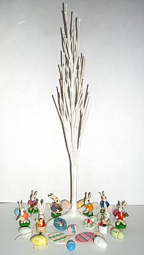 Vintage Easter Ornament Tabletop Tree Bendable Branches 18" Tall With 24 Trims
