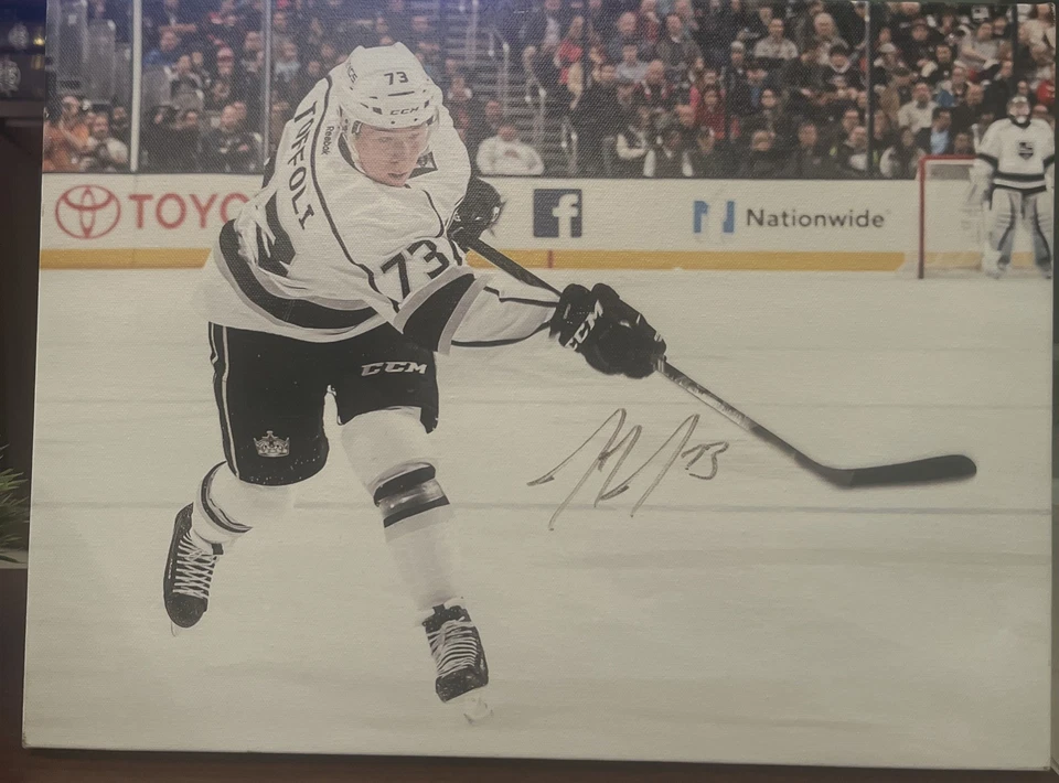 Tyler Toffoli 12x16 Autographed Canvas. - Image 2 of 4