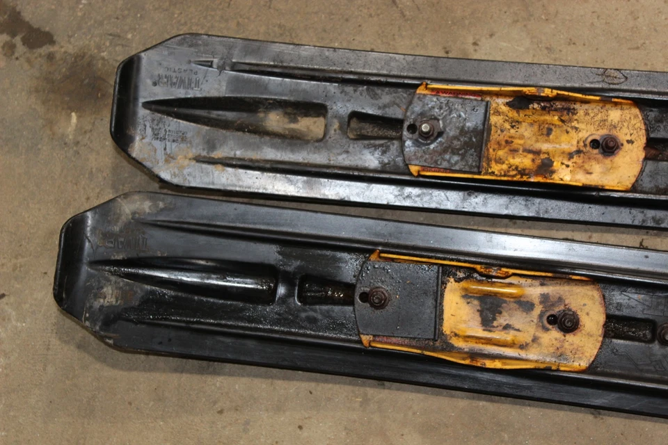 2004 Ski-doo Summit 800 Skis Runners Pair Set SLP - Image 3 of 4