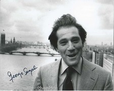 ACTOR GEORGE SEGAL HAND SIGNED AUTHENTIC 'KING RAT' 8X10 PHOTO B w/COA 