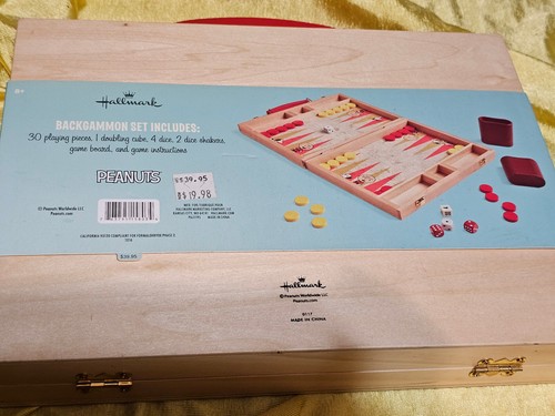 Peanuts Hallmark Backgammon Set NEW Unused - Picture 2 of 2