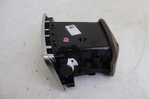 Porsche Macan Turbo 95B 2015 Dash Air Vent Center RHS 95B819202 J244 - Picture 3 of 3