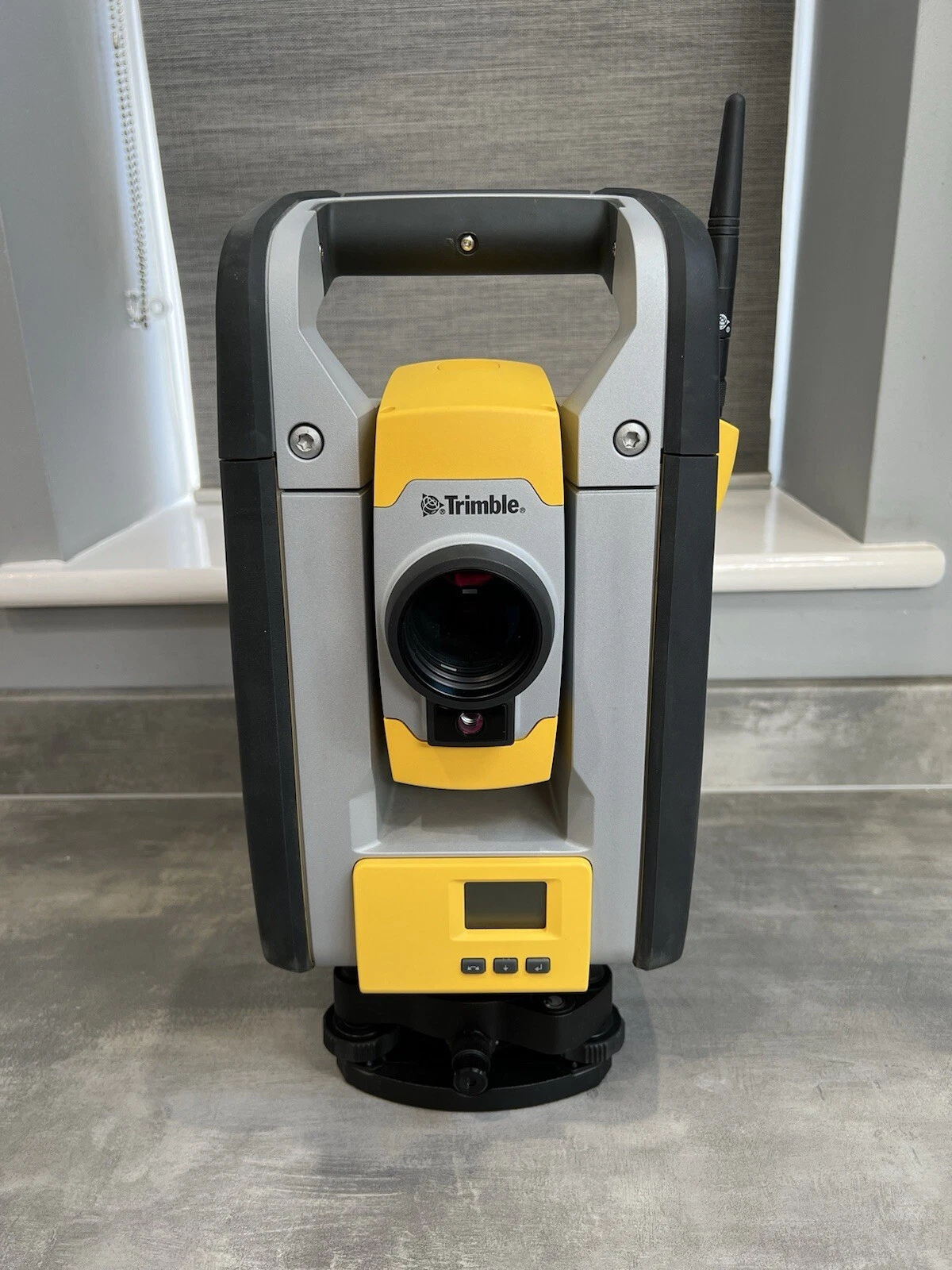 Trimble RTS873 Robotic Total Station With Case Keys & Battery - Excellent Cond 4