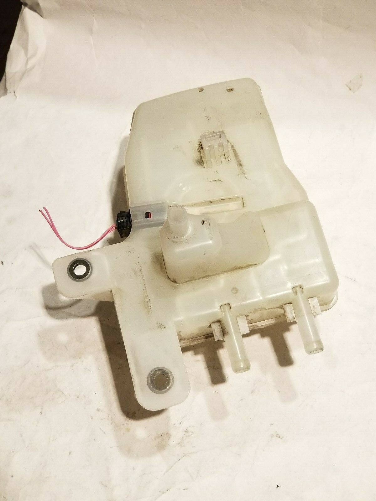 20042009 TOYOTA PRIUS BRAKE FLUID RESERVOIR BOTTLE TANK eBay