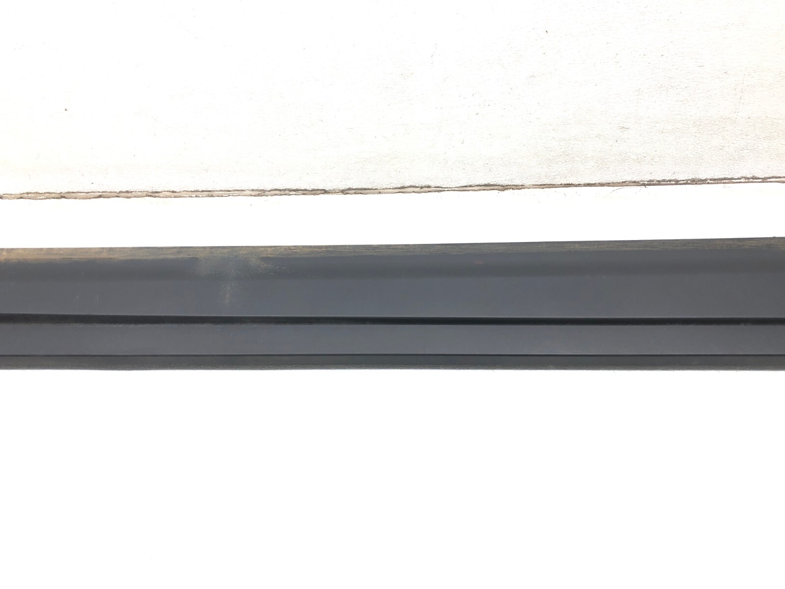 2017-2020 MASERATI LEVANTE LEFT DRIVER SIDE SKIRT ROCKER PANEL MOLDING OEM