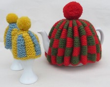 Vintage 1940'5/50's handknitted wool tea & 2 egg cosy set