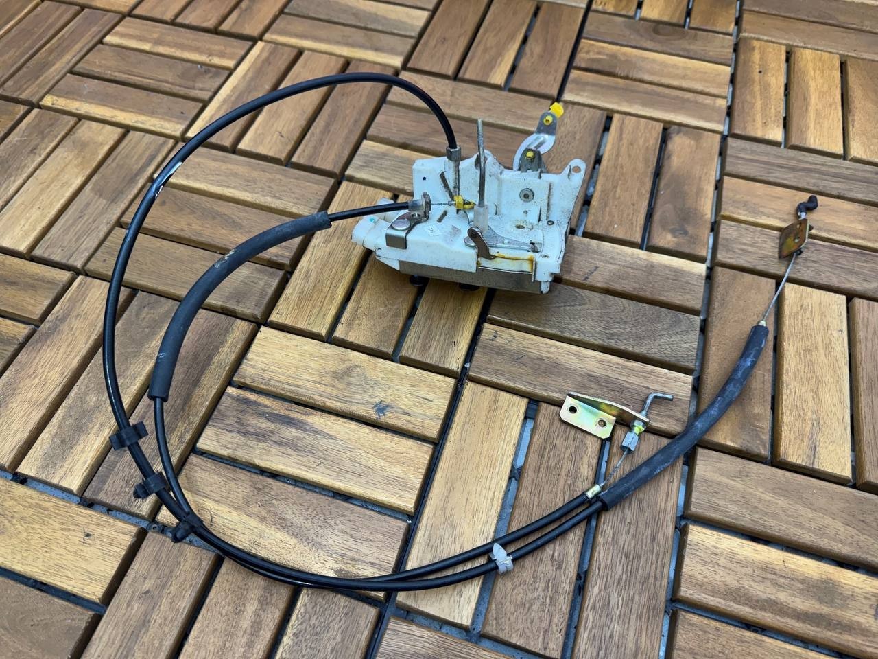 Ferrari F430 Left Door Lock with Cables # 69998100