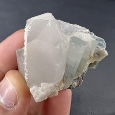 Turmalin mit Bergkristall aus Skardu Pakistan ca. 49g 41/30/30mm