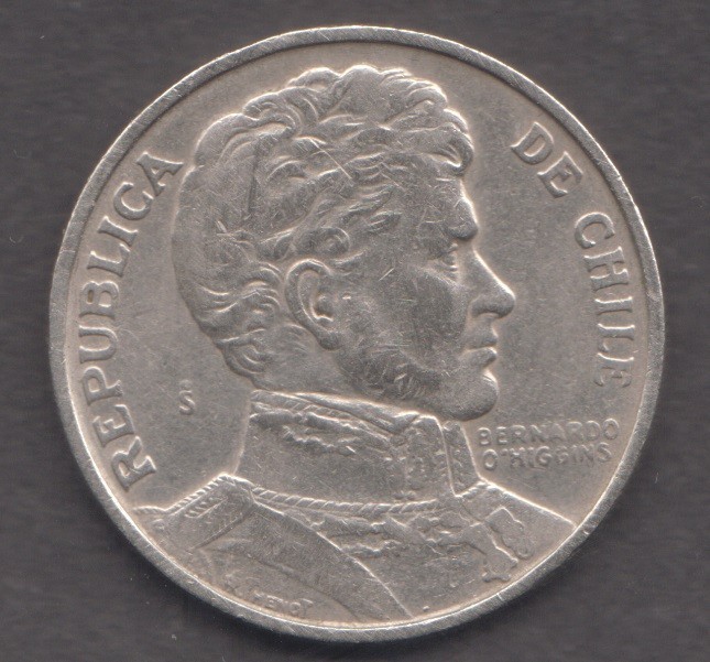 Chile 1975. 1 Peso. Bernardo O'Higgins. Laurel Wreath. KM# 207