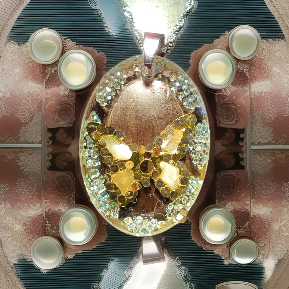 🦋 Shimmer & Soul - Collar Mariposa Oro Escarcha ✨💖 El Regalo Perfecto Foto 4 de 4