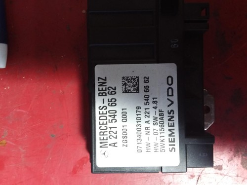 MERCEDES C CLASS W204, 2007-01/15 - FUEL PUMP CONTROL MODULE A2215406562