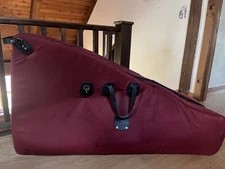 Padded travel case for 36 string lever harp--very gently used, easy to carry.