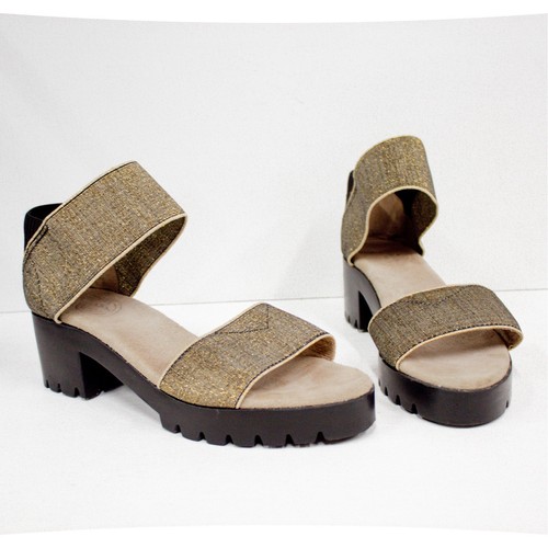 Charleston Shoe Co. Monterey 2 Lug suola sandalo oro cinturino alla caviglia donna taglia 8 - Foto 2 di 9