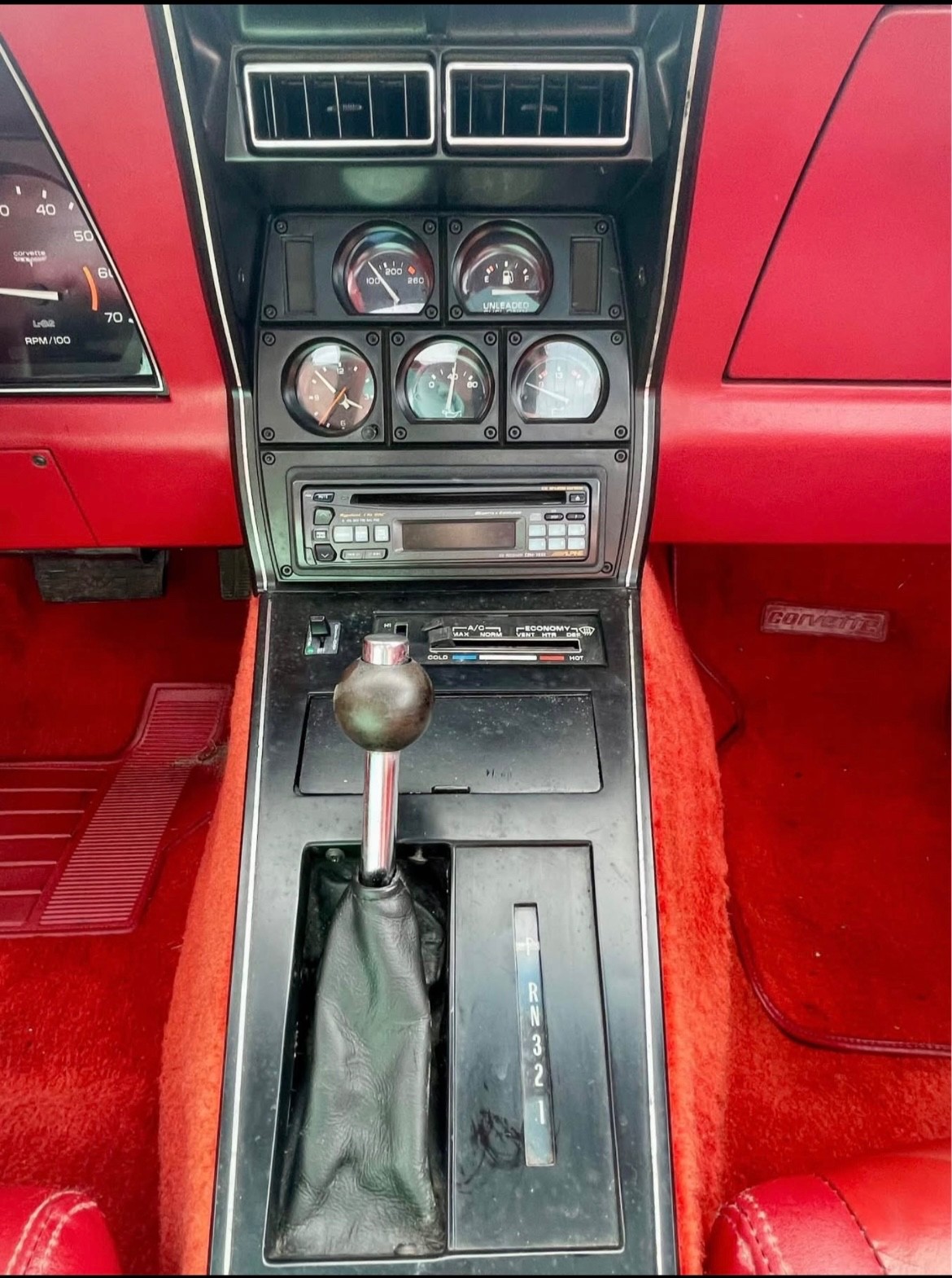 1980 Burgundy Chevrolet Corvette   | C3 Corvette Photo 8