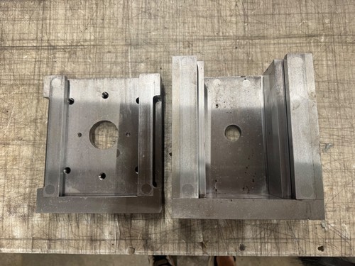 Cross Tool & Manufaturing 08/09 U-frame mold holder for injection molding