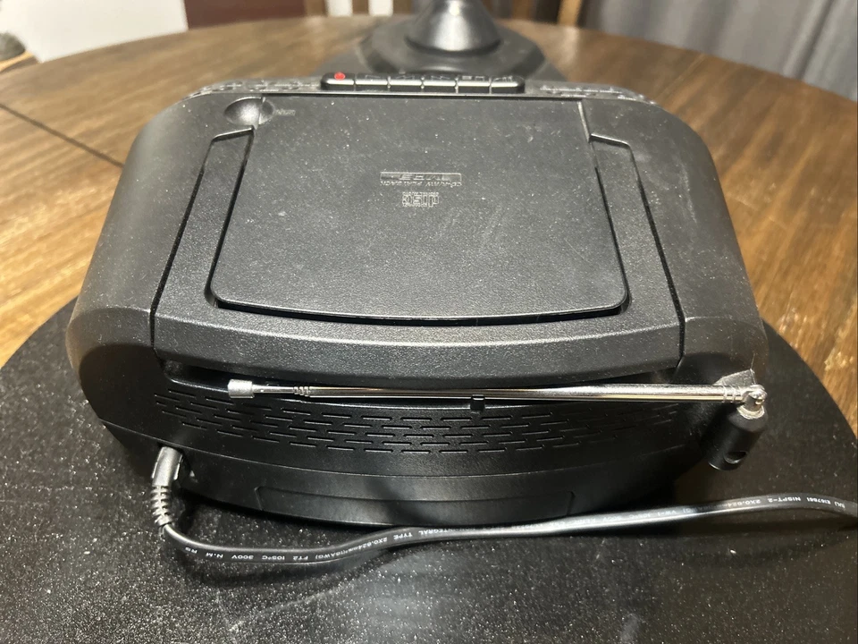 Sony CD Clock Radio with AM/FM Tuner and Alarm Functions MP3 Black - Image 3 of 4