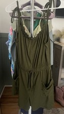 Cupshe Romper Size Medium Dark Green Spagetti tie Straps w/Pockets 
