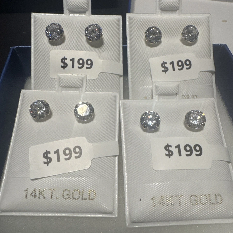 4 juegos de aretes enchapados en oro de 14k con crisátales Vvs Foto 2 de 3