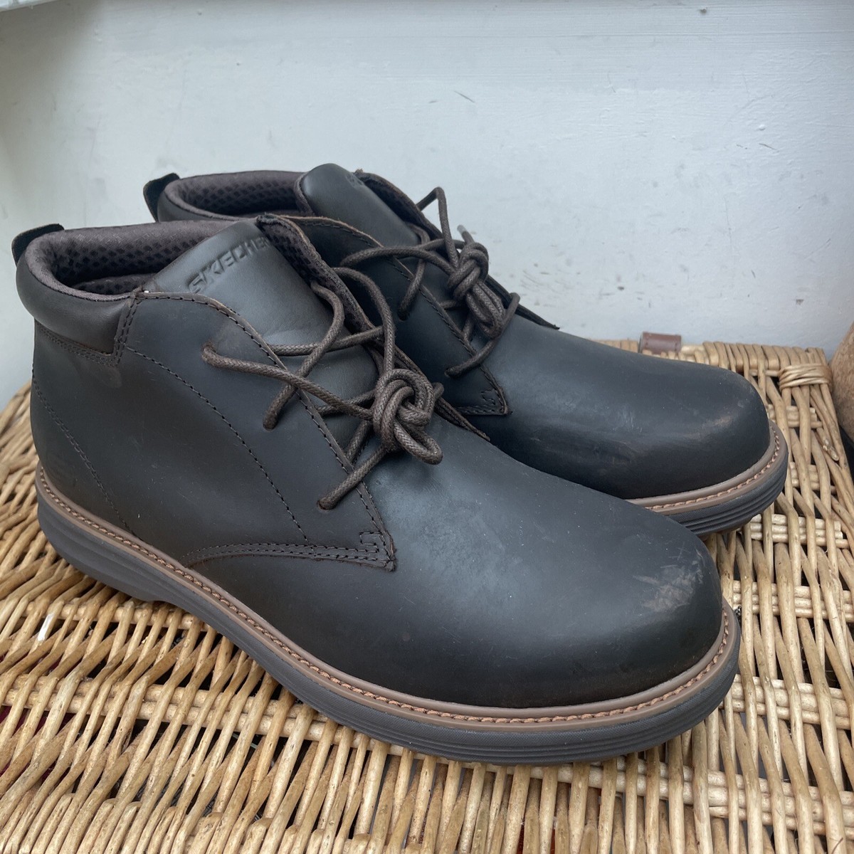 Skechers Men's Wenson Osteno Leather Mid Top Boots Gogamat Arch - Main Image