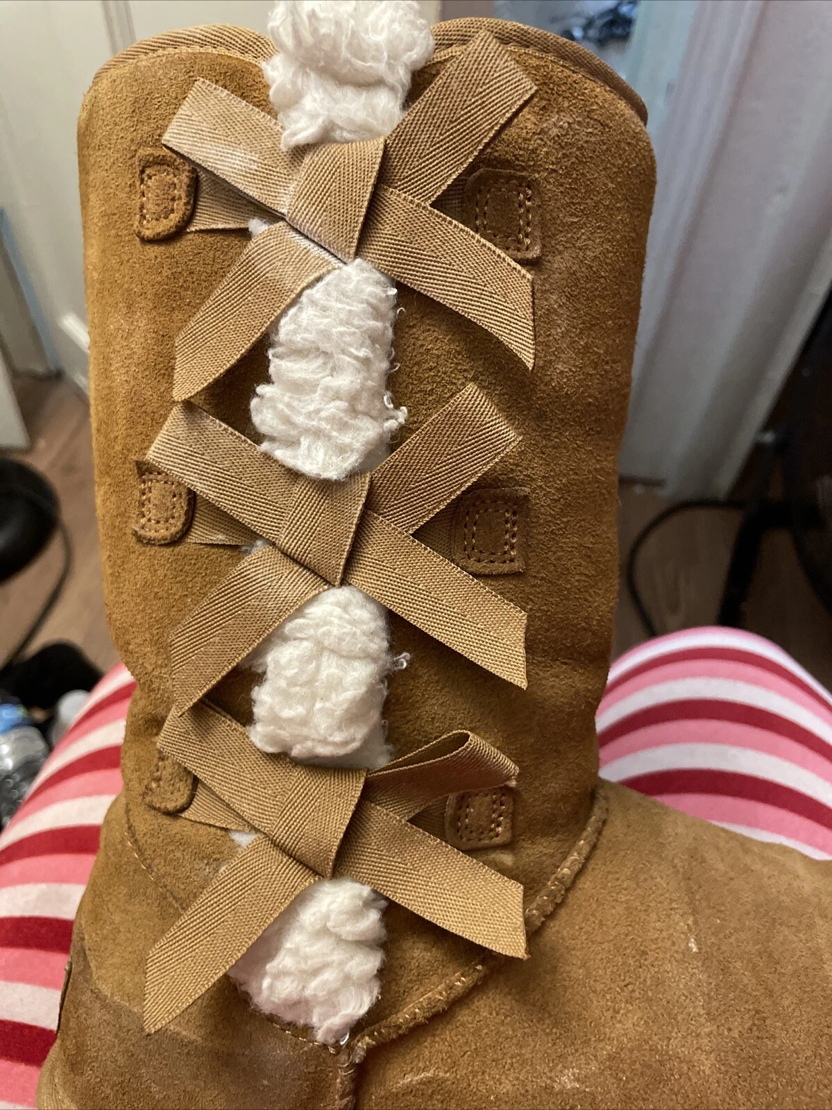 Stivali corti Koolaburra by UGG Koola in pelliccia scamosciata di castagno da donna taglia 9 nuovi con scatola 