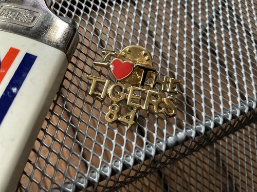 Vtg Detroit Tigers 3 - 1984 Bless You Boys Nail clippers Keychain & Pin, Lighter - Picture 2 of 5