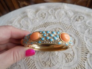 Authentic Sunset Faux Coral & Turquoise Rhinestnes Stella & Dot Gold Plated Hinged Bangle