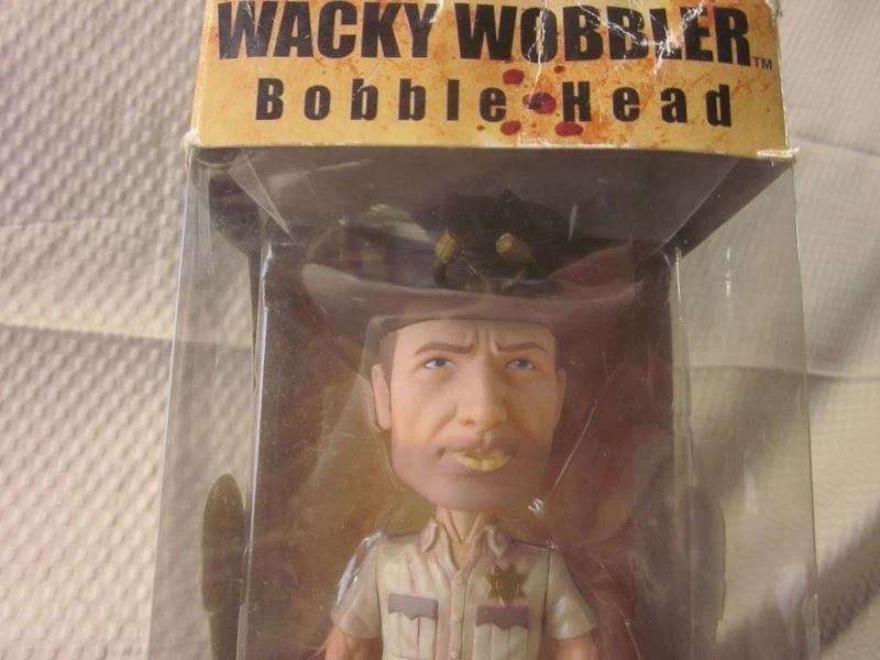 Figura Bobblehead Funko Rick Grimes AMC The Walking Dead Wacky Wobbler Foto 2 de 4
