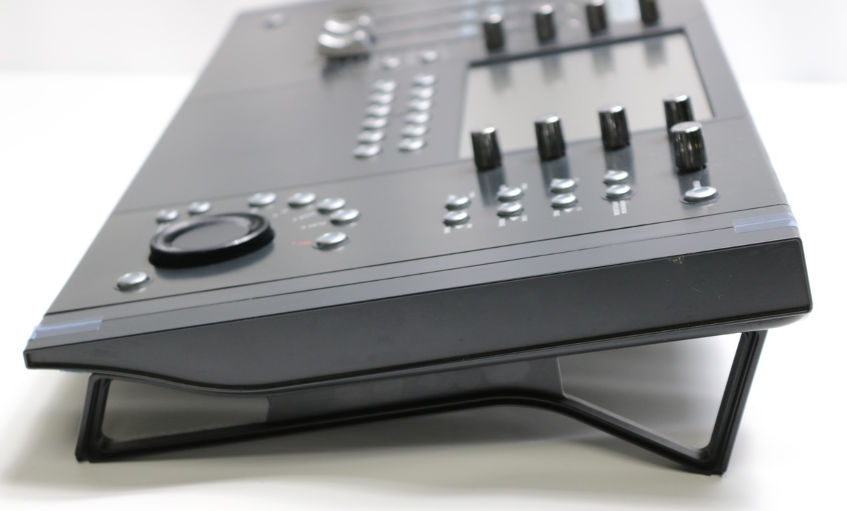 Avid Artist Control Touch Screen Control Surface with 4-Faders