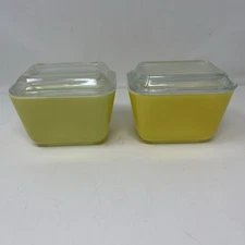 Vintage PYREX Yellow Refrigerator Dishes 501B 1-1/2 Cup With Lids Set Of 2 22&32