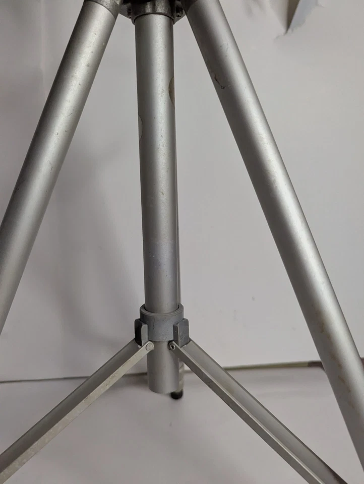 Trípode de seda Panasonic Vp-10  Foto 2 de 4