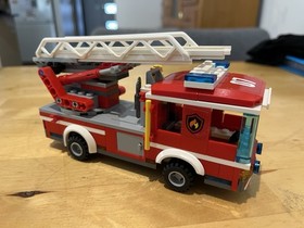LEGO CITY: Fire Ladder Truck (60107)