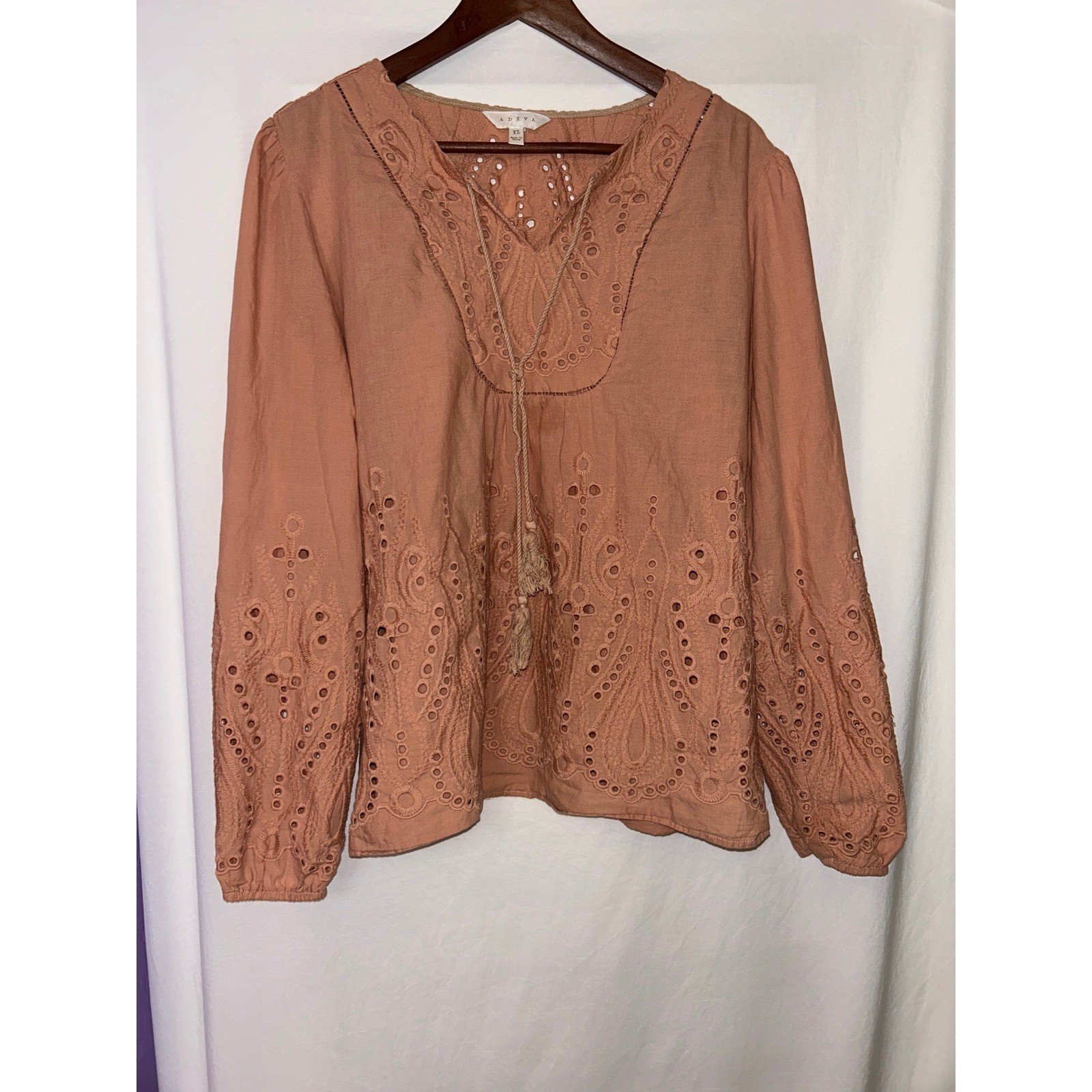 Adiva Women's XL Top Blouse Long Sleeve Eyelet Embroidered Boho Casual