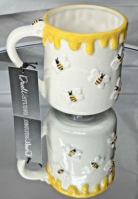 New Dwell Studio 3D Raised Embossed Honeybee Coffee Mug White Yellow 36oz