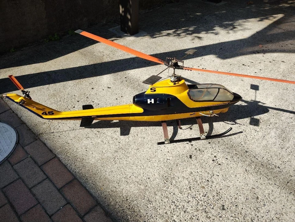 Cult Radio-Controlled Helicopter 45 Huicobra Remote Control Toy Aerial Stunt - Image 2 of 4