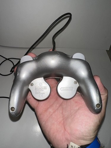Silver Nintendo GameCube Controller TESTED & WORKING DOL-003 - Picture 3 of 3