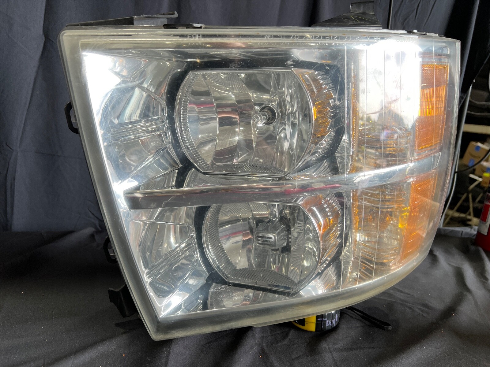 2007 Chevrolet 2500HD Passenger Right Side Headlight 25833679 | eBay