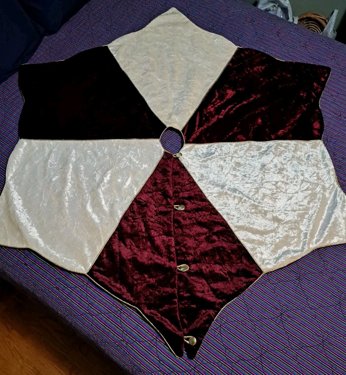 Vintage Gold Trim Velvet Star Christmas Tree Skirt