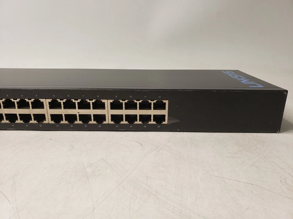 Linksys SE3024 24 Port Gigabit Ethernet Switch - Image 3 of 4