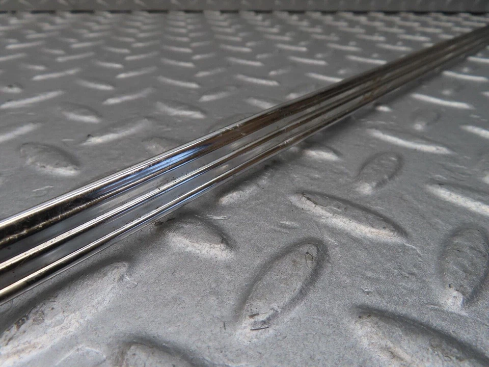 ⚙12902⚙ Tarjeta puerta trasera izquierda moldura cromada mercedes-benz w111 220se Foto 3 de 4