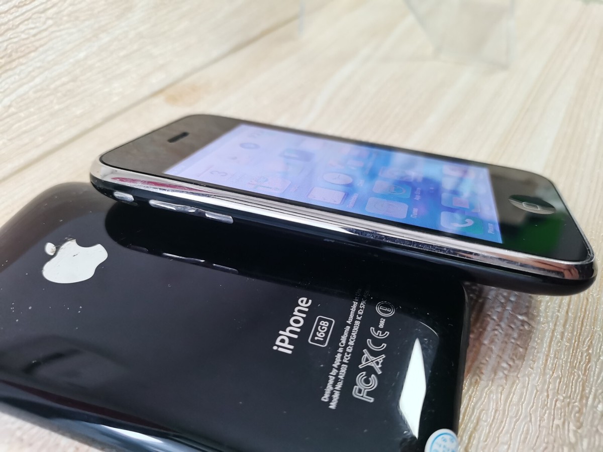 Apple iPhone 3GS - 8GB - Black UNLOCKED | eBay Apple iPhone 3GS - 8GB - Black UNLOCKED | eBay