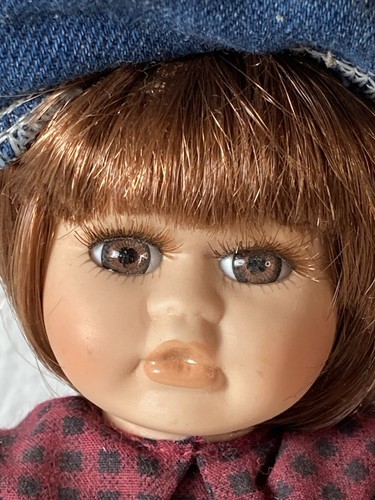 Collectors Choice - Limited-Edition 8” DanDee Porcelain Boy Doll With Stand - Picture 4 of 10