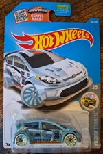 Hot Wheels 2016 '12 Ford Fiesta Snow Stormers Blue Variant 157/250 New in Box