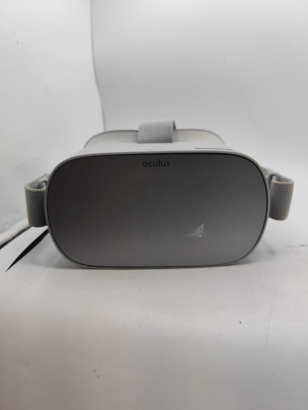 Oculus GO VR Headset 64GB - scratches on the right lens
