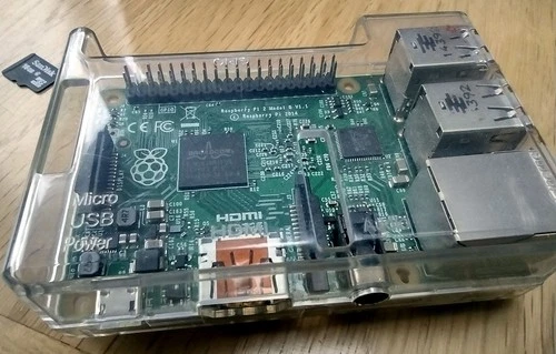 Raspberry Pi 2 Model B V1.1  (2014) 1GB RAM with case