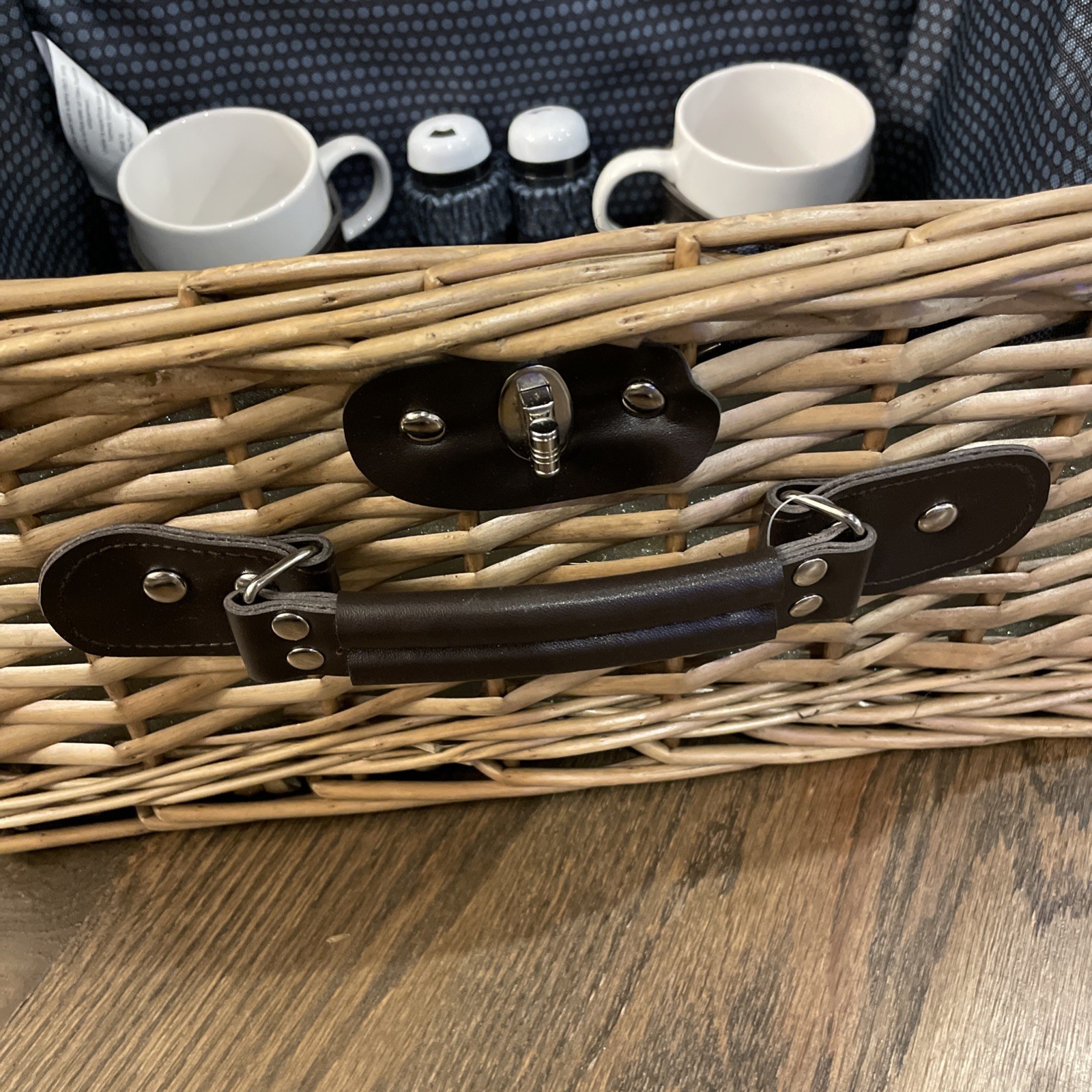 Picnic Time - Picnic Basket, For 2 people, 13 Piece Set New