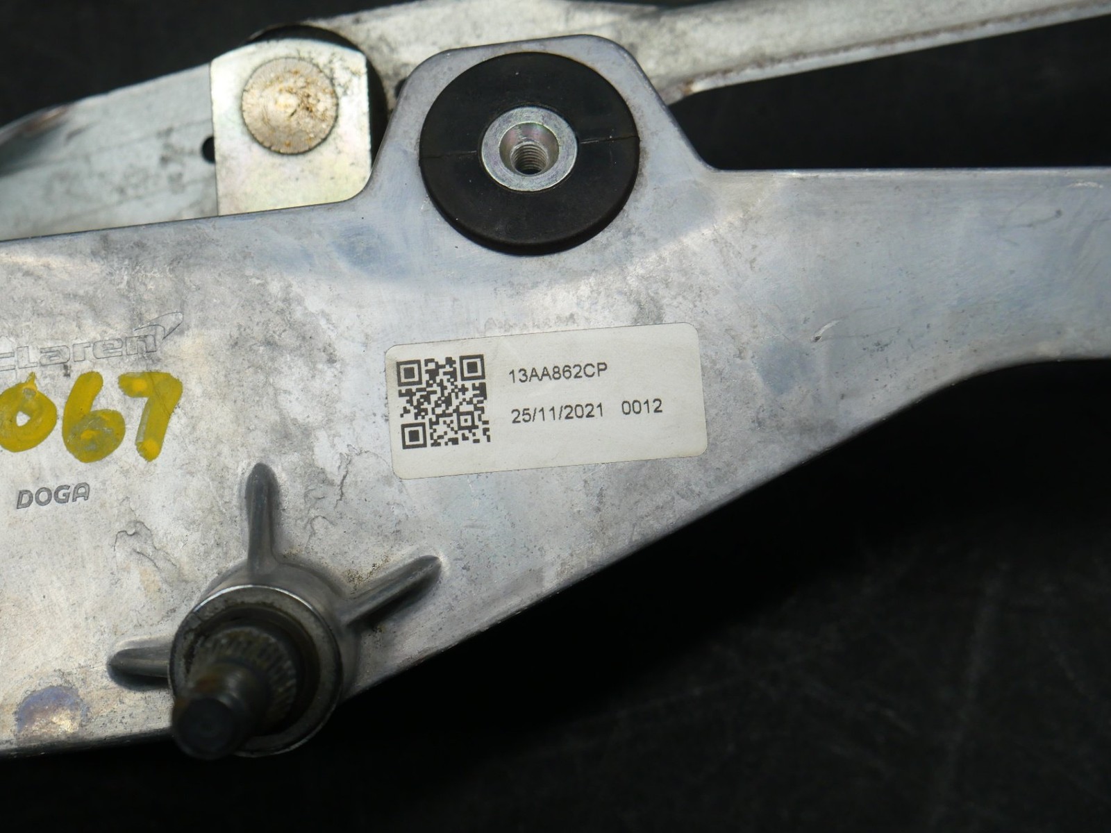 2016-2021 McLaren 570GT Wiper Linkage Transmission Front Windshield 13AA862CP